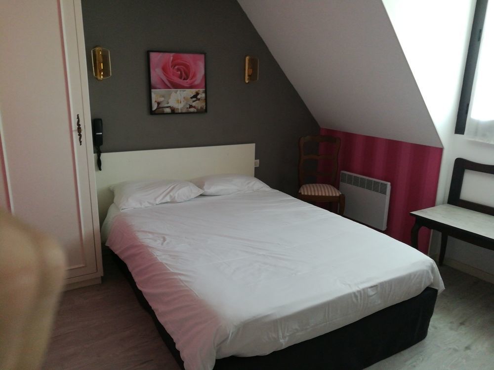 Contact Hotel Du Relais Thouars Exteriér fotografie