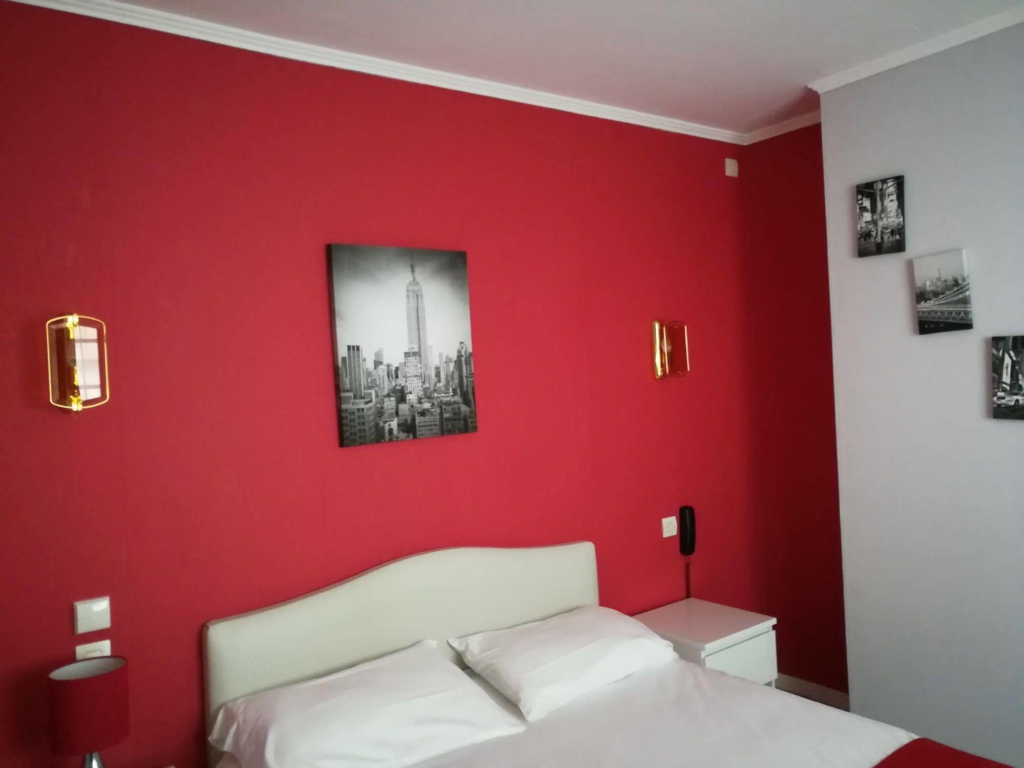 Contact Hotel Du Relais Thouars Exteriér fotografie