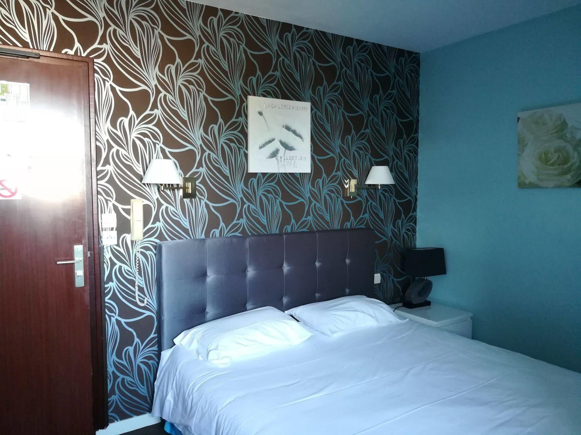 Contact Hotel Du Relais Thouars Exteriér fotografie